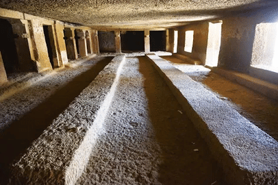 Cave No. 11 - Elongated rectangular tables