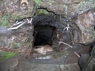 Patal Bhuvaneshwar Cave