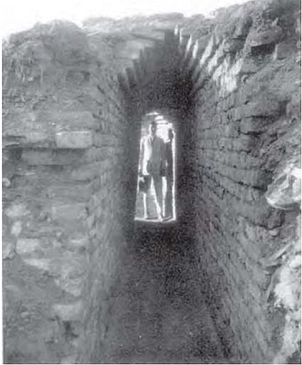 A drain in Mohenjodaro, source: NCERT 12th NCERT