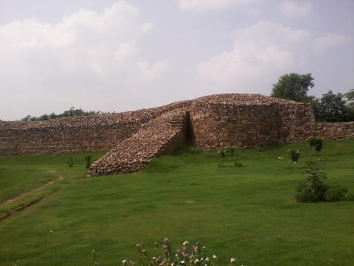 Outer wall of Rai Pithora