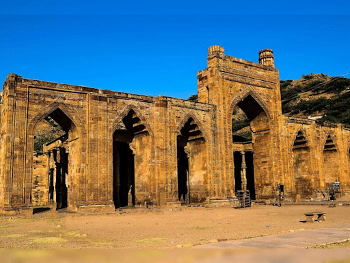 Arhai-din-ka-Jhopra